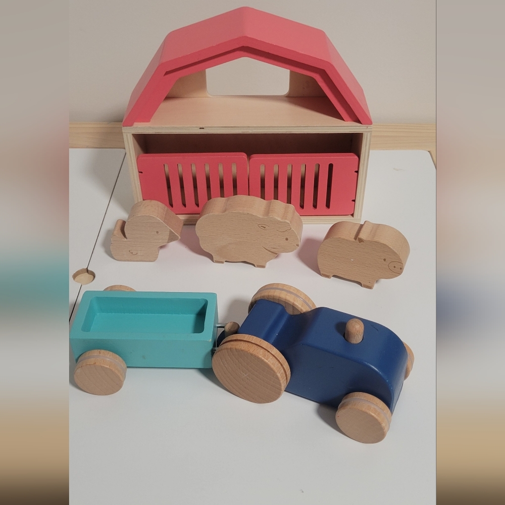 Panda Crate Barn, Tractor, & Animals